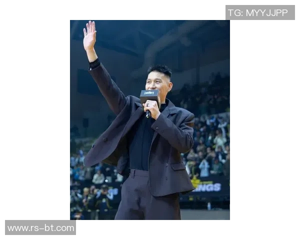 林书豪带领球队逆转胜出,成为赛场焦点